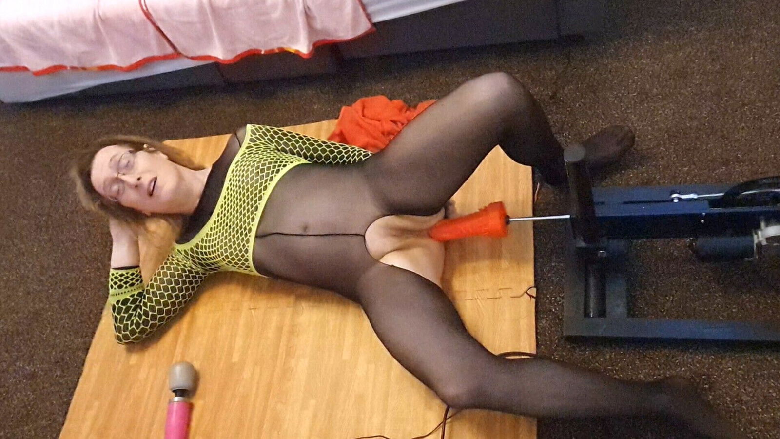 Sexy MILF Fucking Machine Barbarian Dildo Magic Wand Multiple Orgasms