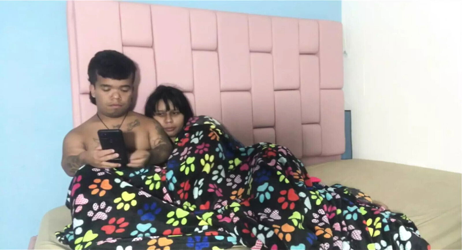 While boyfriend pleased watching adult content give hand