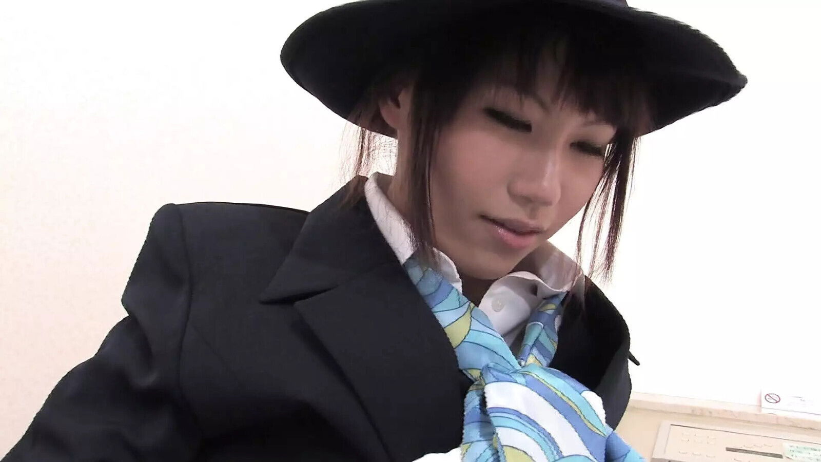 SEXY GIRL SPREADS LEGS LOVER RUBS WITH VIBRATOR