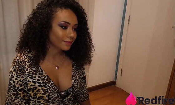 Novinha bunda grande passou entrevista dando cuzinho