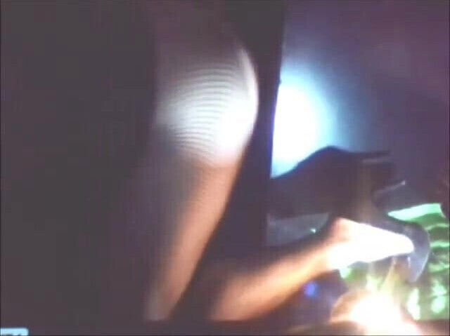 etsi mou aresei na me gamane!poios mporei?