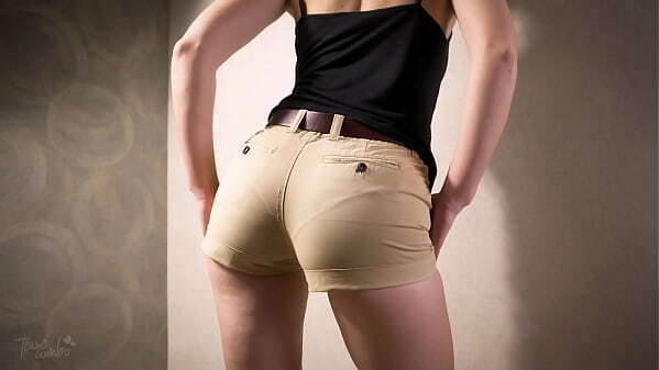 Teen Amateur Tight Shorts Teases Visible Panty Line