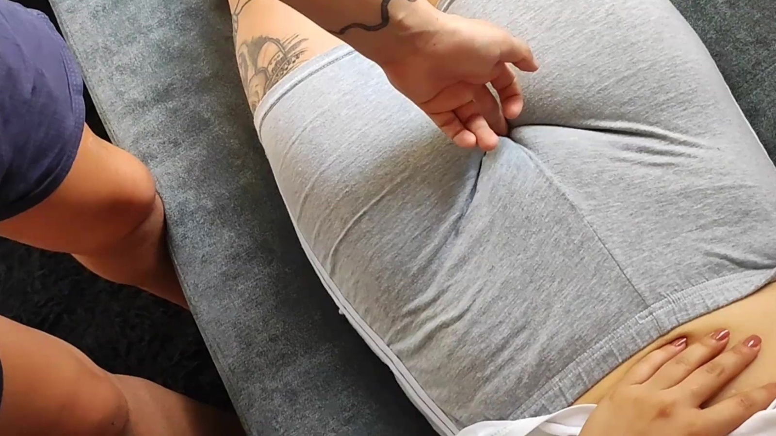 stepmom wearing shorts tight pussy