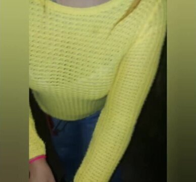 Ruiva transou no parque atrás da árvore com o segurança olhando