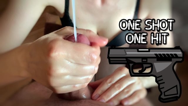 UNEXPECTED CUMSHOT DURING HANDJOB @04:40