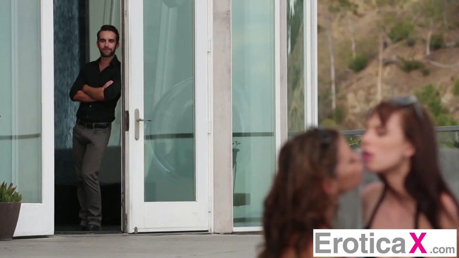 Brunettes Steamy 3some