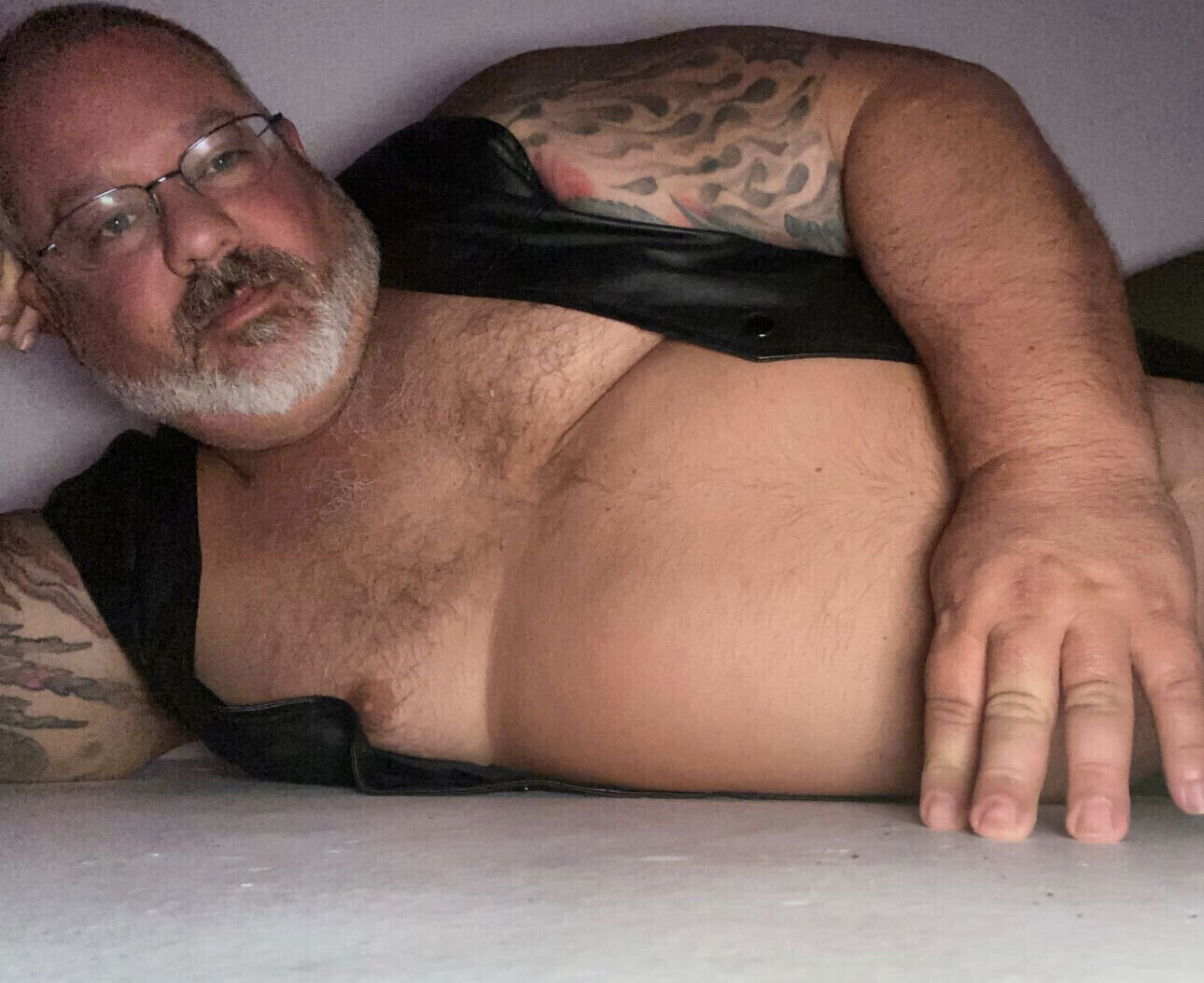 bear huge hands free load