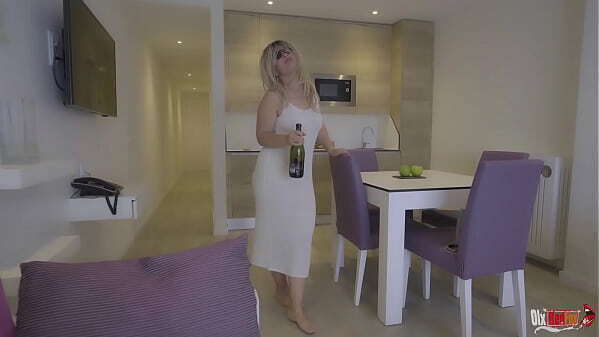 Stepmom pounces stepson'_s dick After night party, don'_t have tell husband anything, fuck