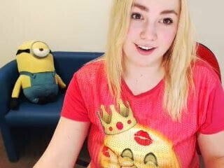 Blonde with ripped pussy lips