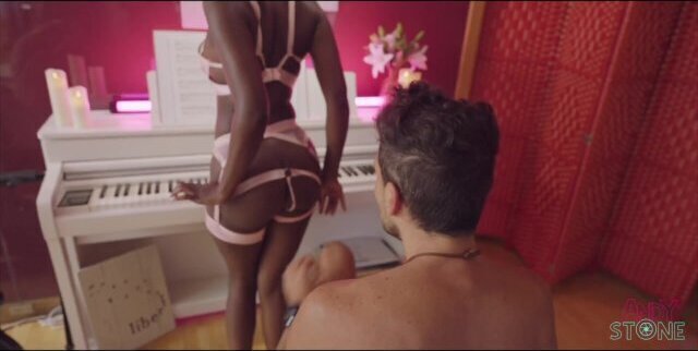 PIANIST FUCKS EBONY MILF LOVER PLAYING ELISE!!!