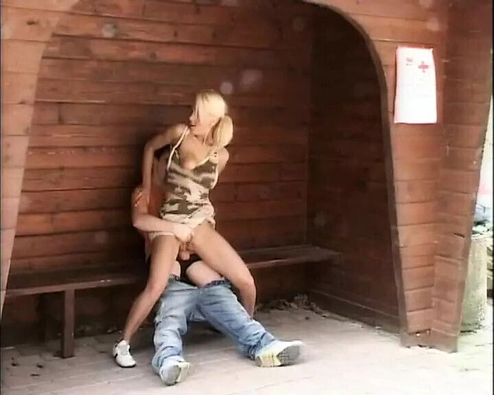 Shameless with sexy blonde gets face