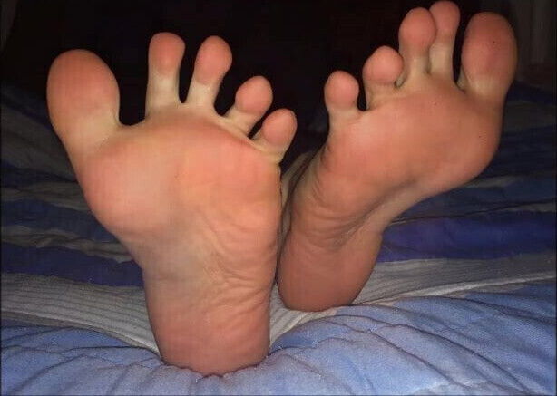 Sophie moves sexy (size feet