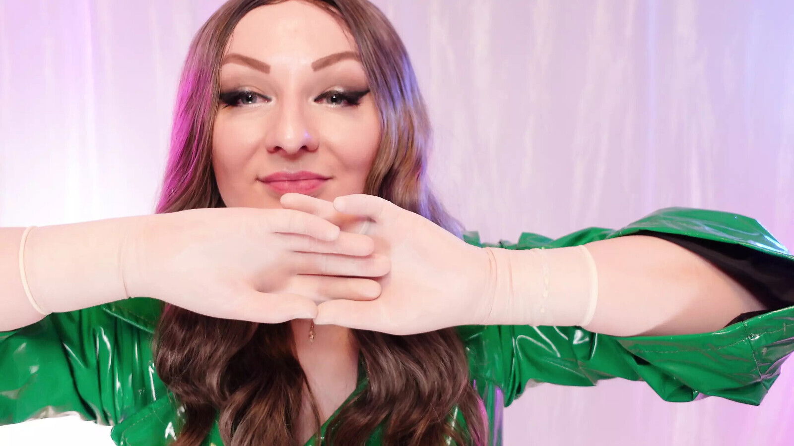 ASMR coat with latex surgical gloves (Arya Grander)