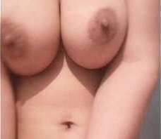 قحبة َمغربية تتناك كسها اححح كتقول براكة اححح