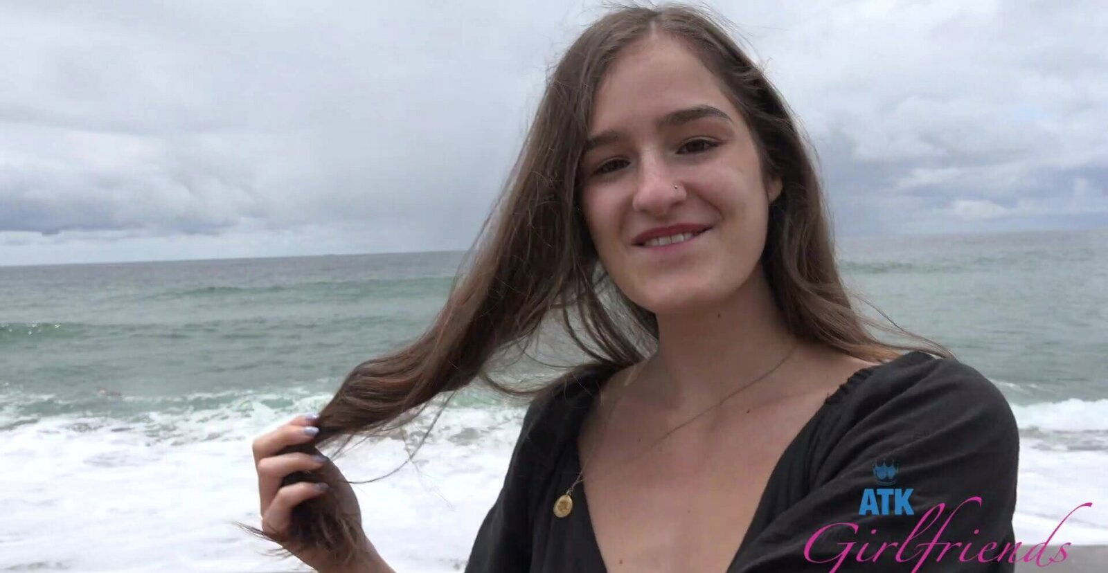 Dirty Violet Viper pisses outdoors shows hungry cunt