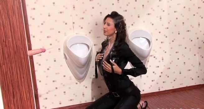 Sensational Kitty Jane spreading legs wide open