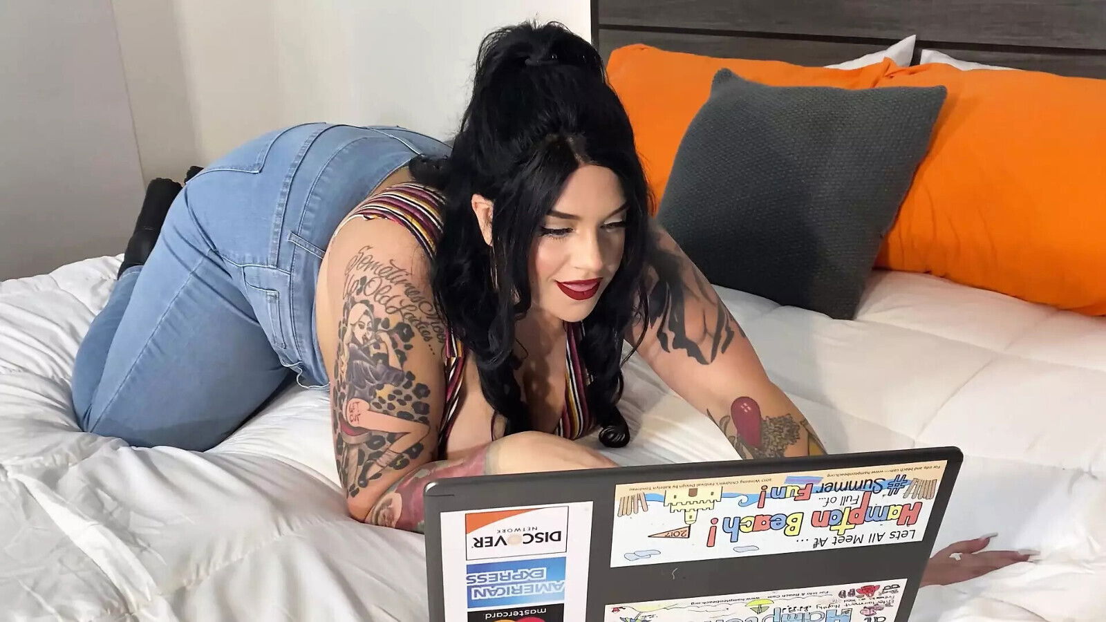 Milf Sucks Fucks Young College Boys Block