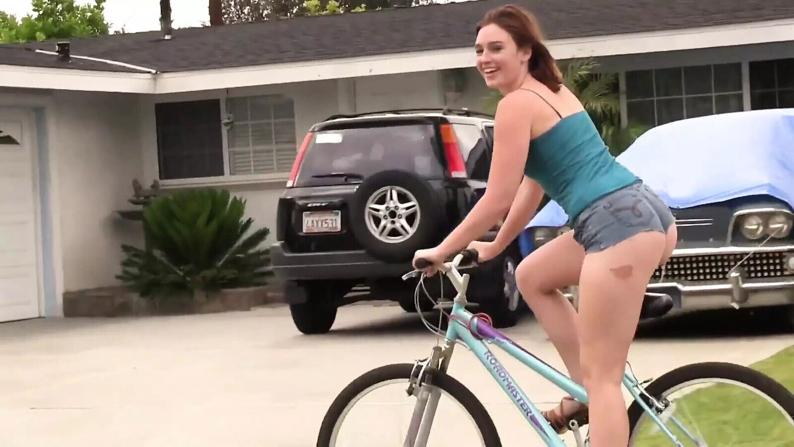 Jodi Taylor Goes From Riding Bike Riding Dick Minutes!