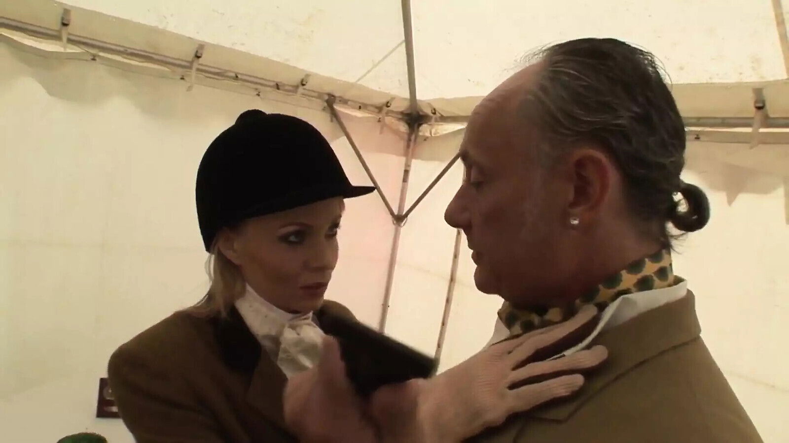 Caroline unfaithful slut with shaved pussy light hair fucks with pussy