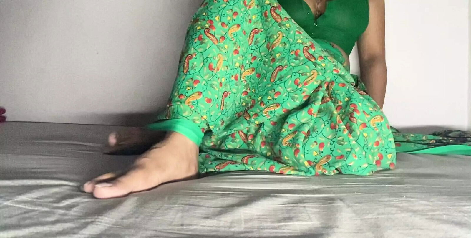 sexy girlfriend mastrubating destroyed pussy huge cucumber