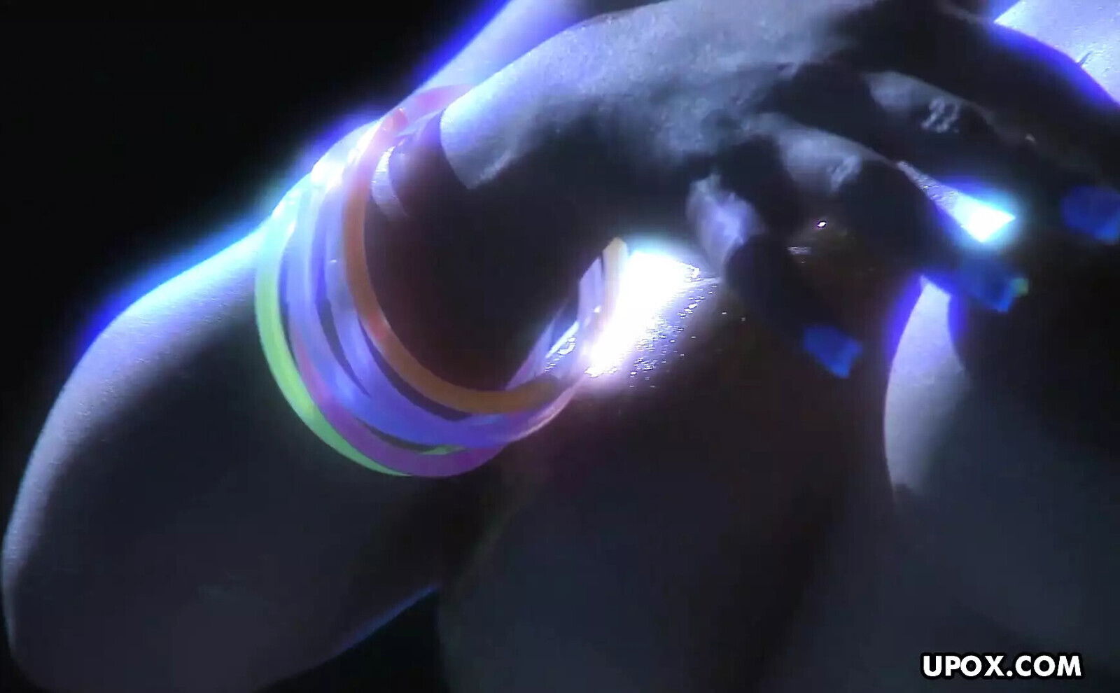 Asian milf Jessica rubs cunt with glass dildo.