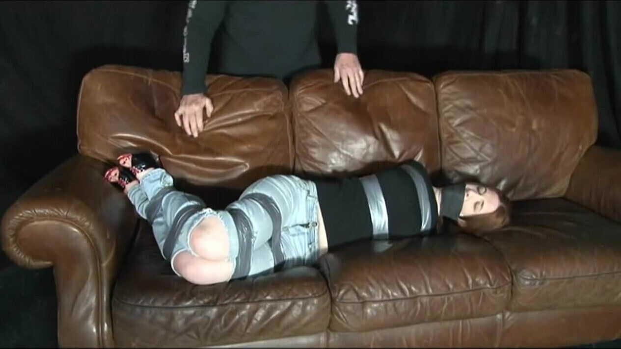 tara gets Taped in Jeans