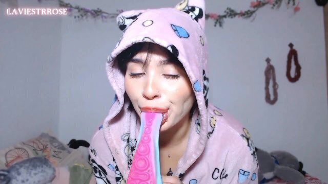Squirting favorite pijama