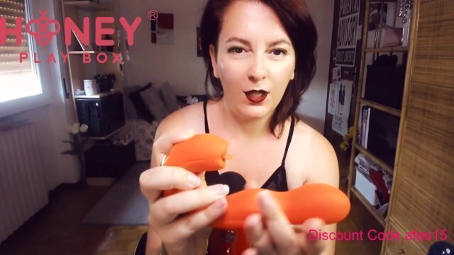 Nicoletta tries from Honeyplaybox truly wonderful orgasm with this vibrator