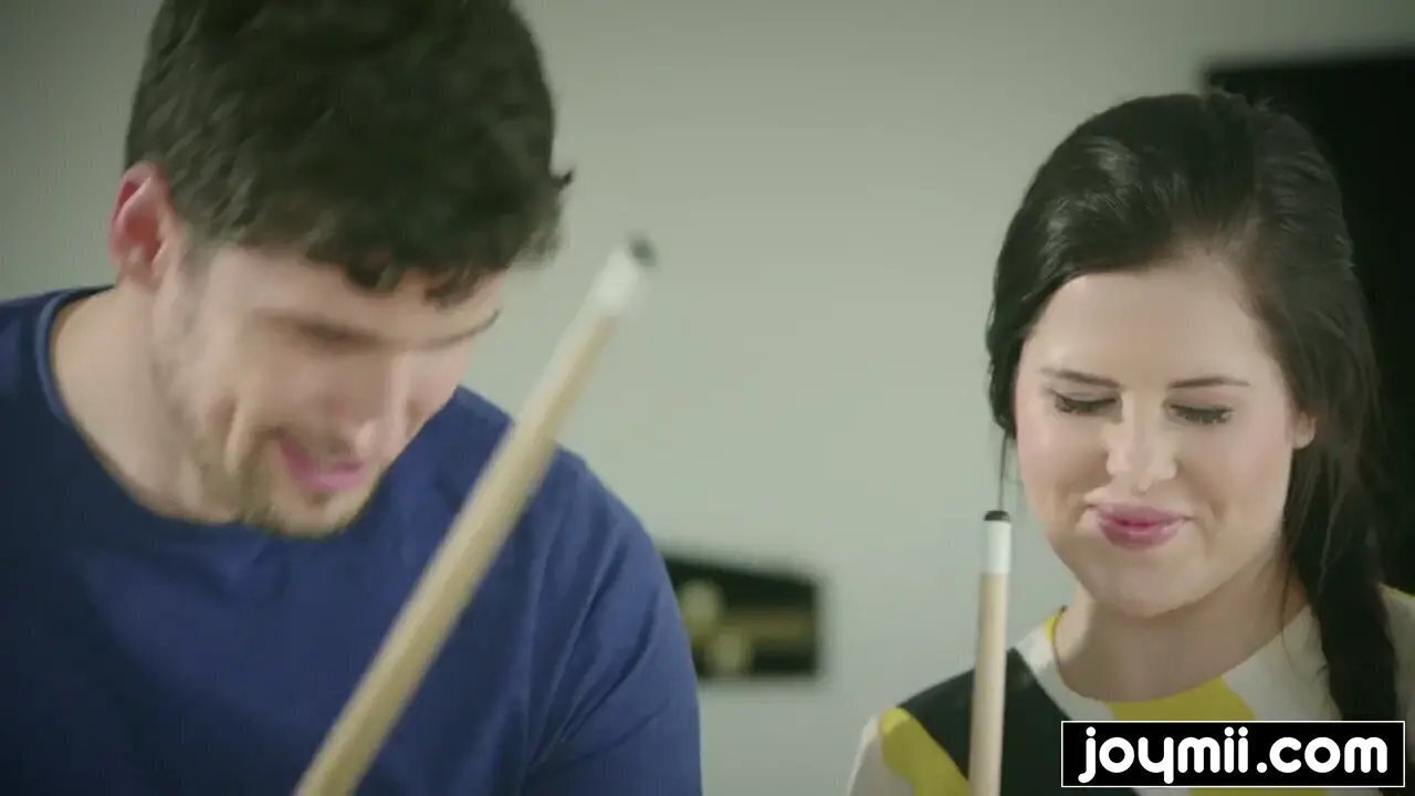 Cassie Fire seduces Classmate