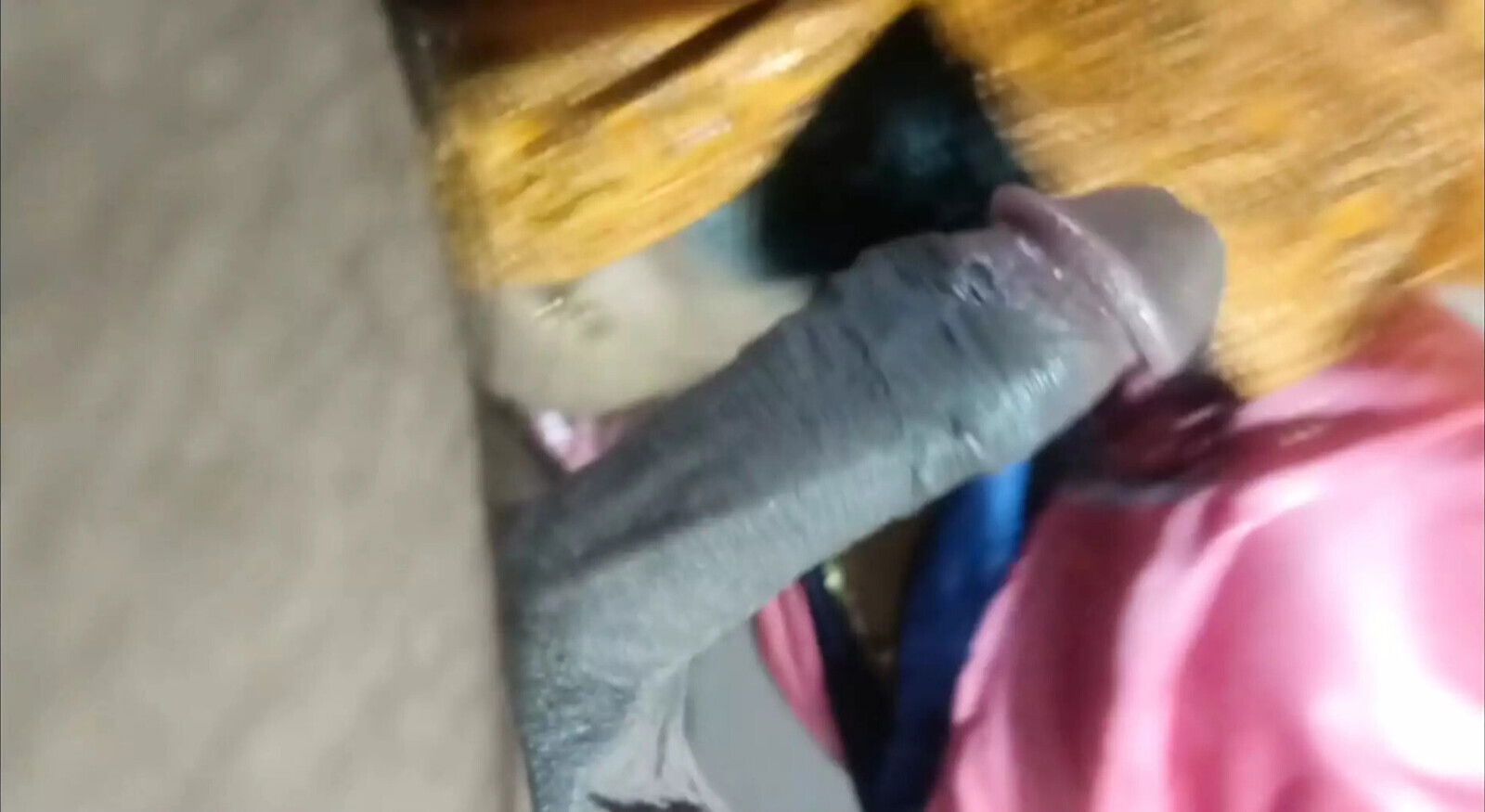 sales girl Kochi sucks boyfriend's mouth