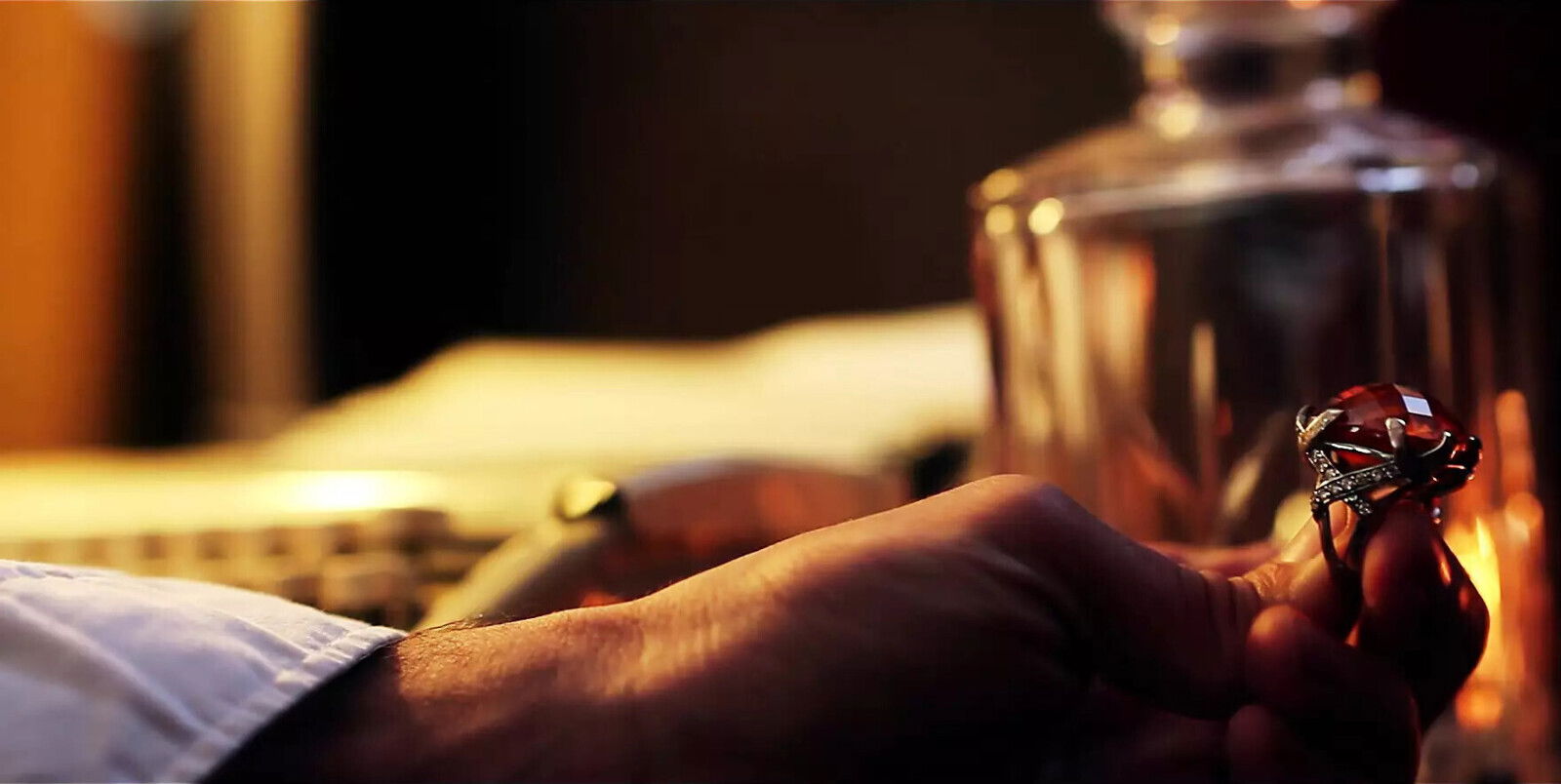 GIRL SUCKS HUGE DEEPTHROAT BEFORE