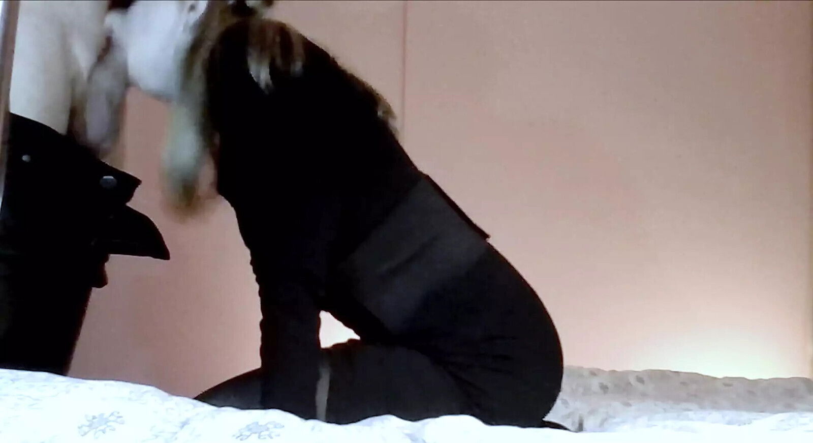 blonde heeded dick with boobs saddled stone riser