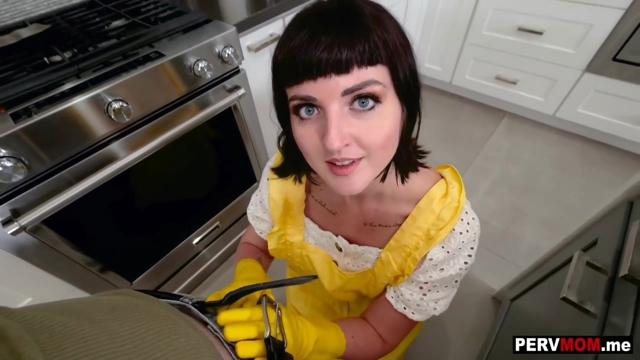 Mom Sucked My Big Cock As A Gift To Me After With Jane Dove