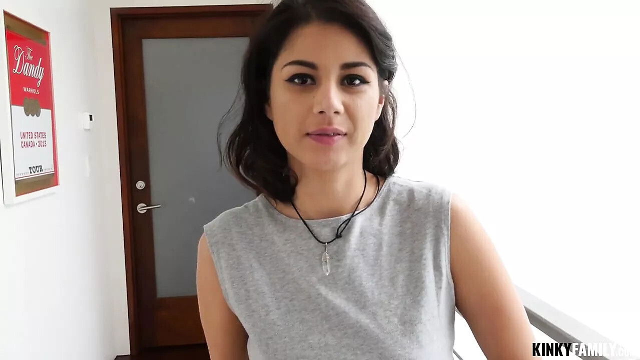 Kinky Family Fuck hairy pussy goodbye