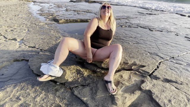 Public Beach Wife Masturbation Squirting Orgasms