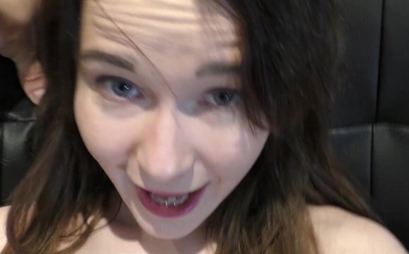 Expanding flexible teen's tight holes ! Fucking with a dildo