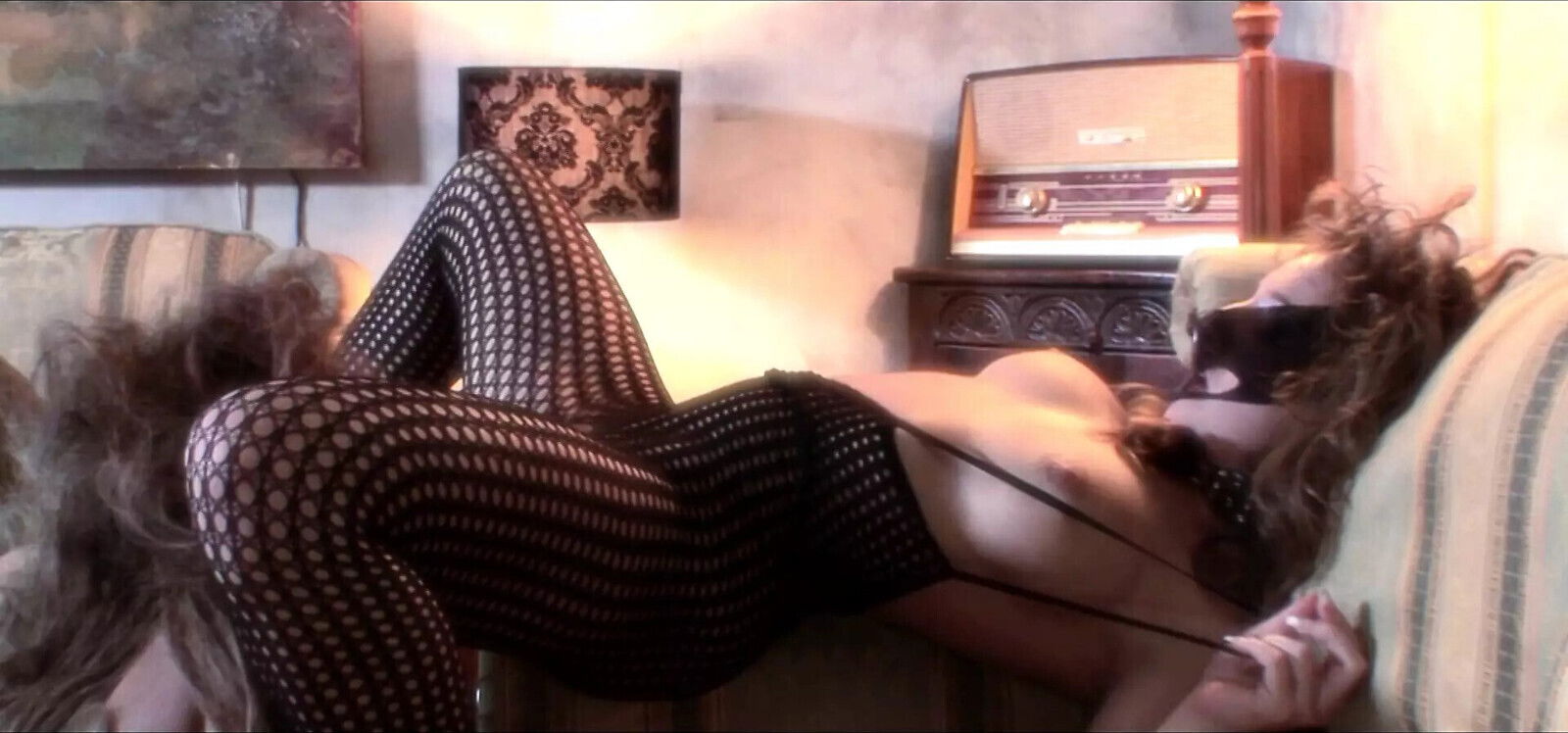 BLONDE GIRL SCREAMS PLEASURE HUGE DICK TEARS