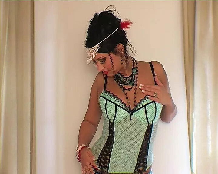 Petite Maddison Callaway Wild Adventure Webcamgirls want