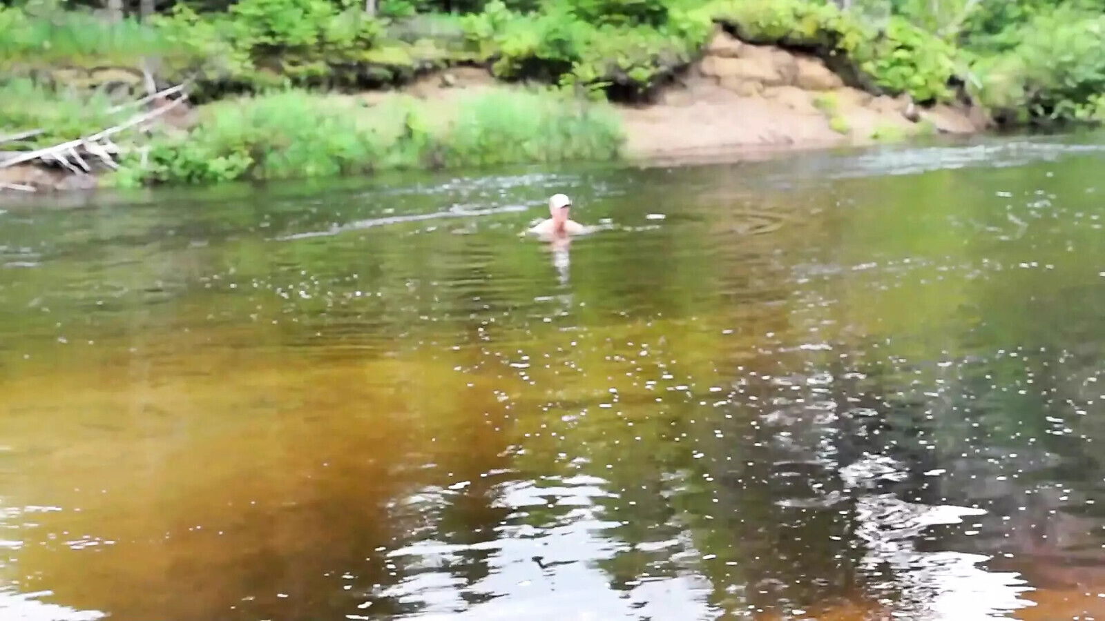 Rough threesome beach with babes