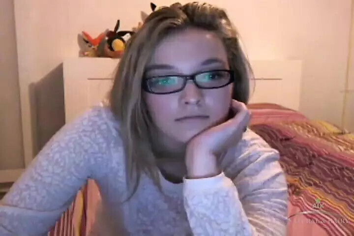 Webcam star Kylie Harris will show