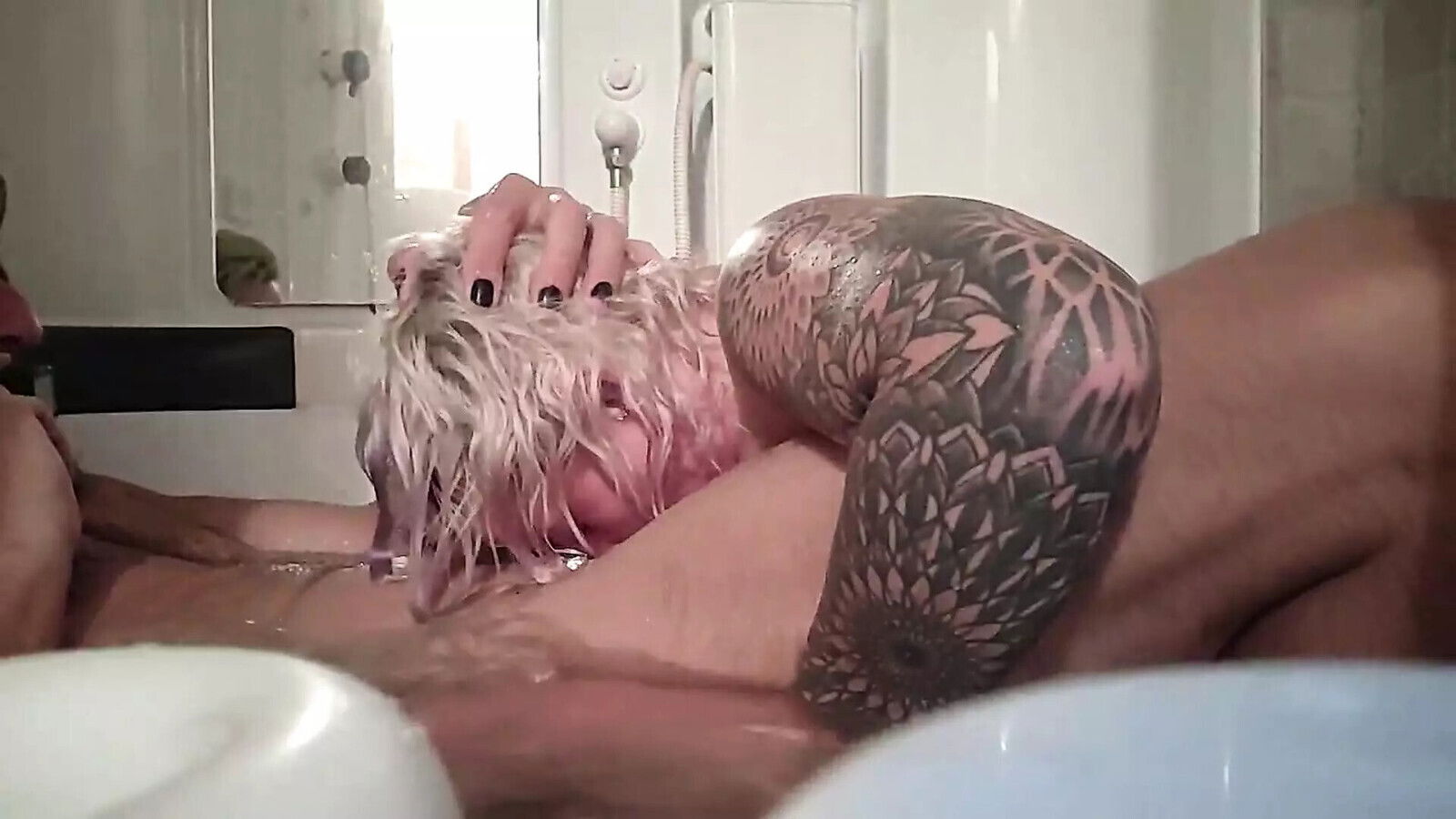 Live from part sucking titsjob while camming bath