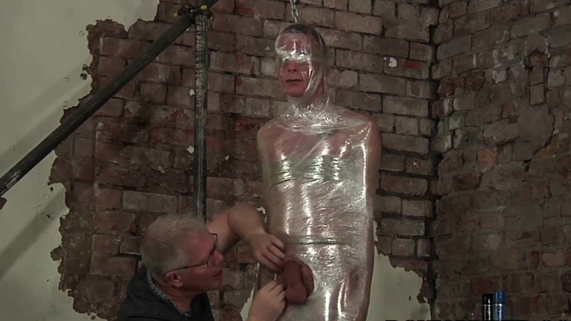 Blindfolded Cameron James cumshot after bondage handjob