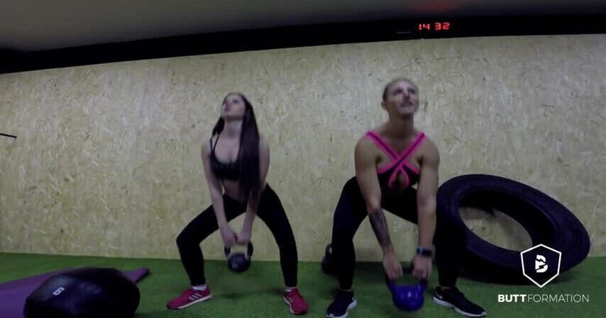 Russian petite Cassie Fire Working out