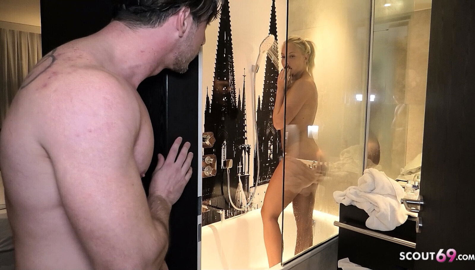 German Girlfriend Lara Cumkitten suprised best Friend Shower fucked