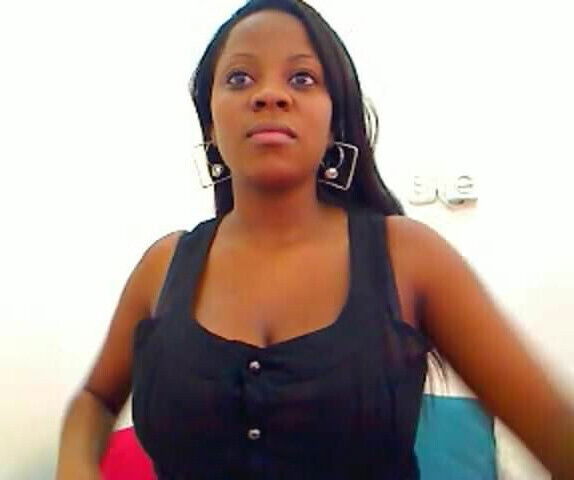 Pregnant Black Woman shows Boobs