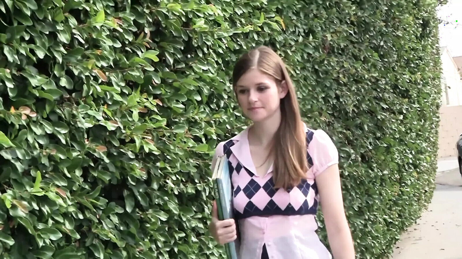 Lara Brooks Loves Taking Huge Dicks Unprotected Hole.