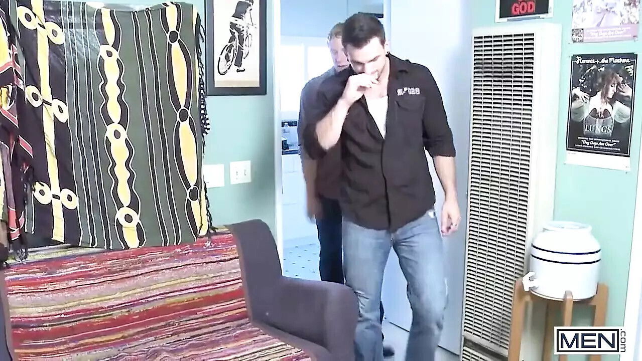 Phenix Saint, Philip Aubrey Make Love Rent