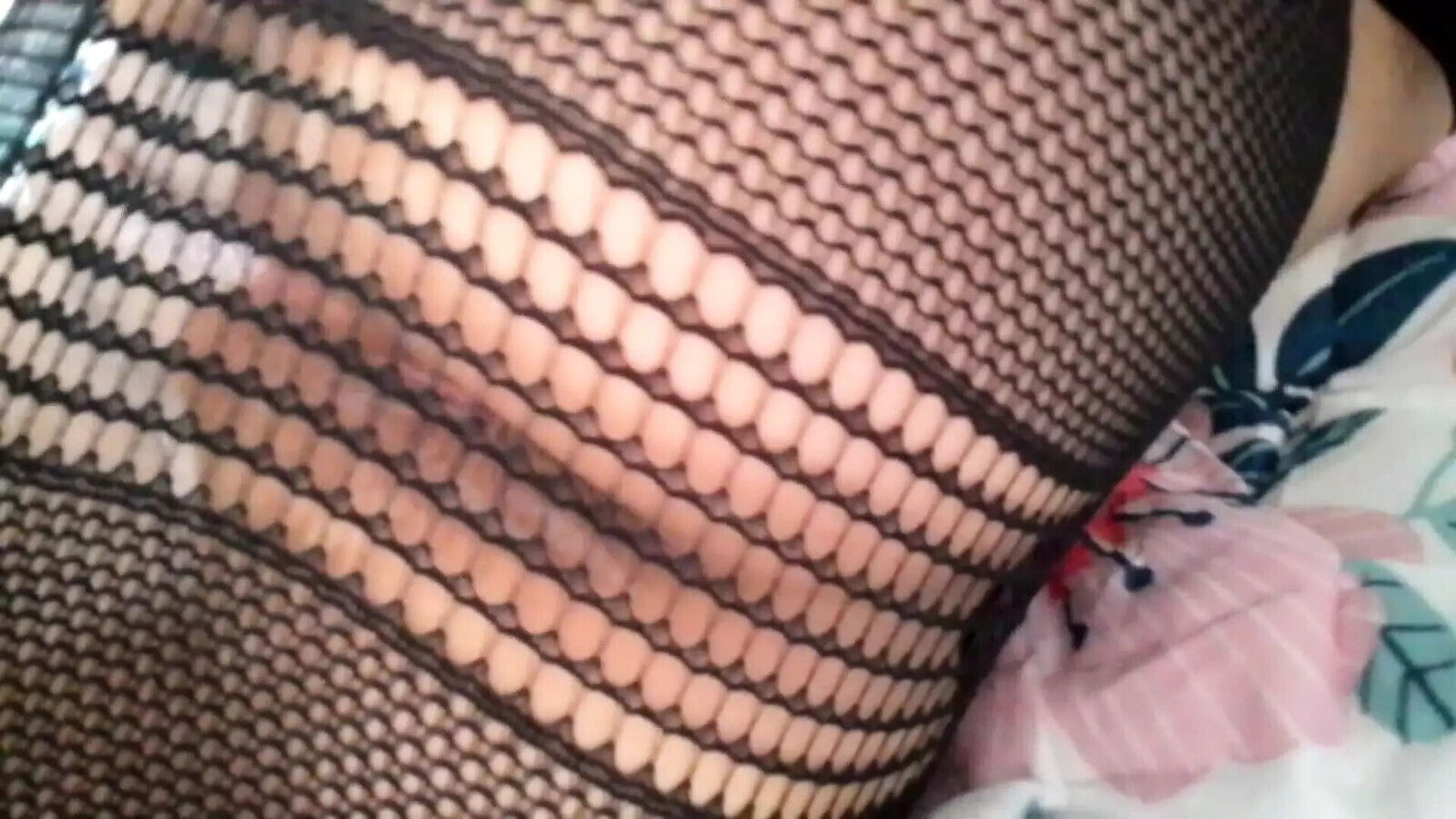 Dulceivanka's juicy pussy burns with desire dick