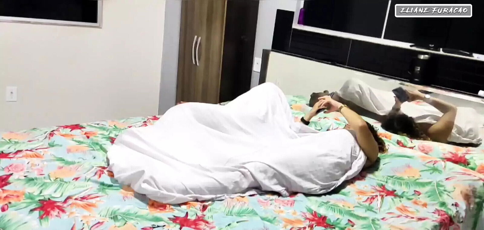 transava namorado depois provocava padrasto quarto dela