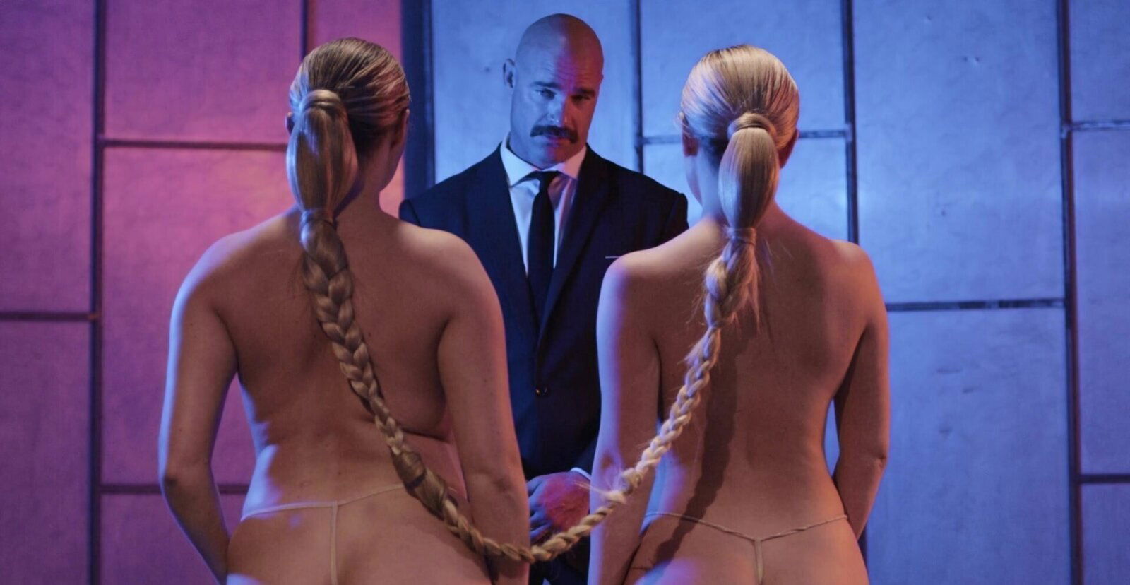 threesome with ravishing Savannah Bond Kayley Gunner